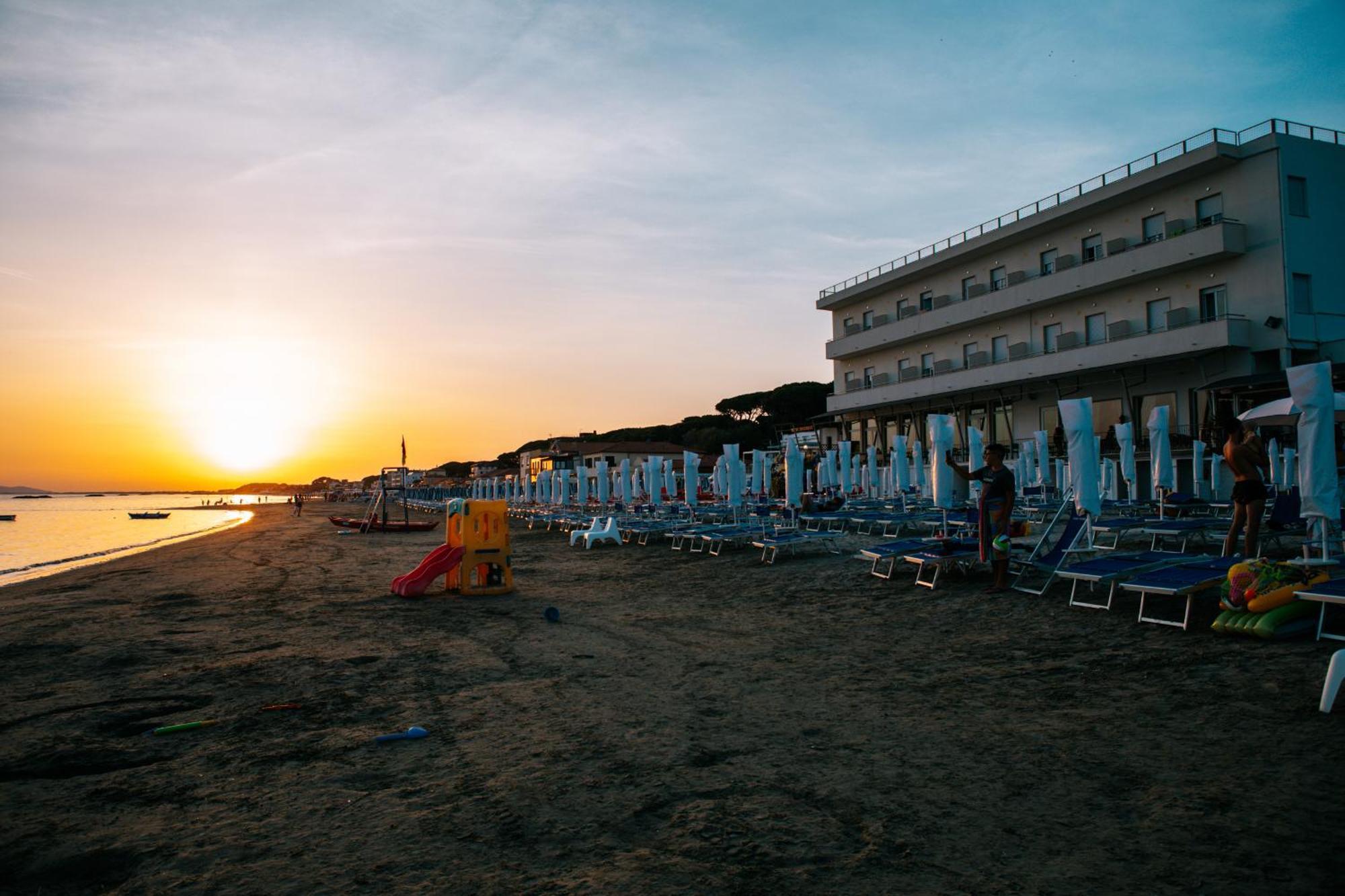 Hotel Parrini Follonica Kültér fotó