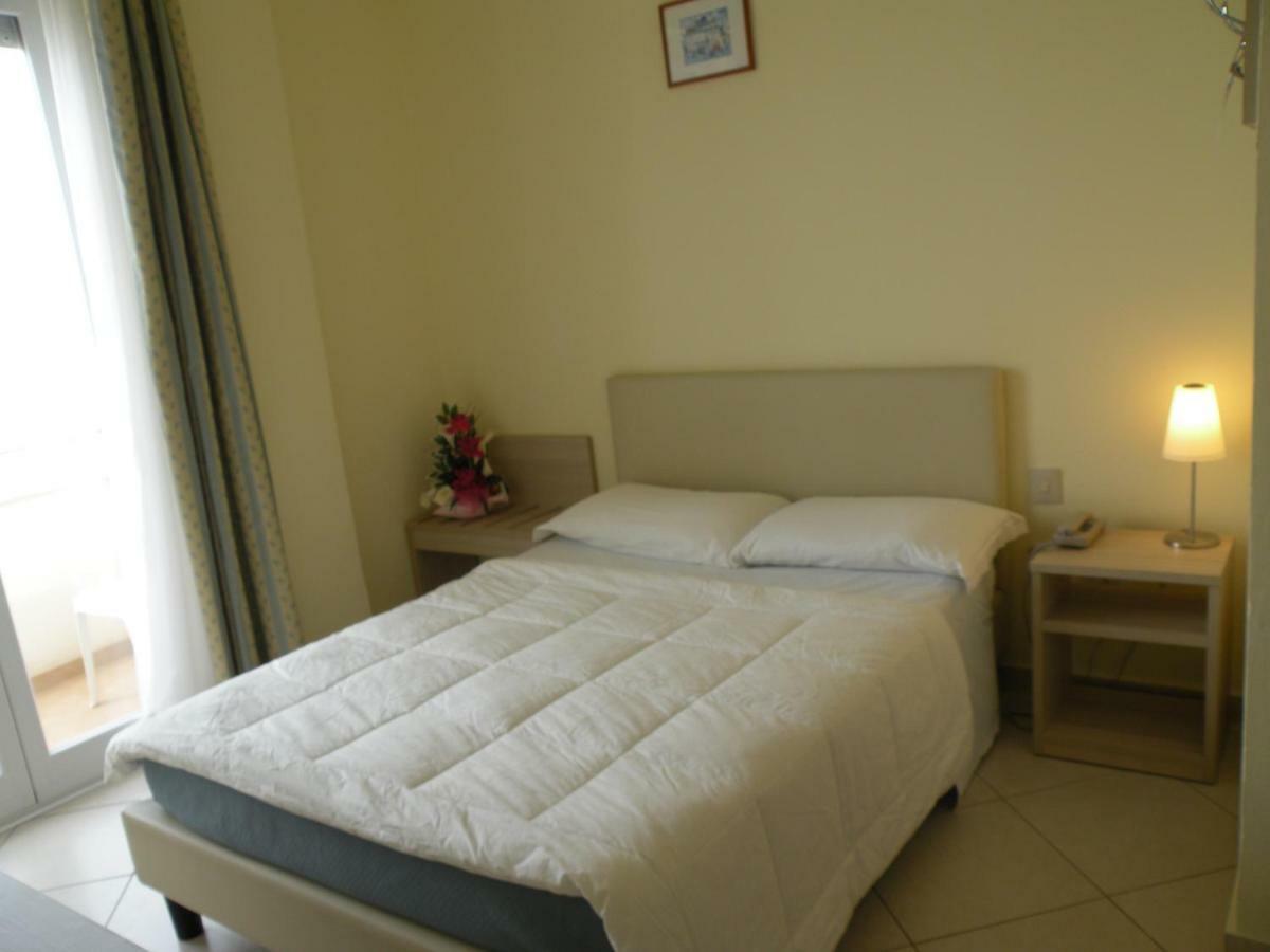Hotel Parrini Follonica Kültér fotó