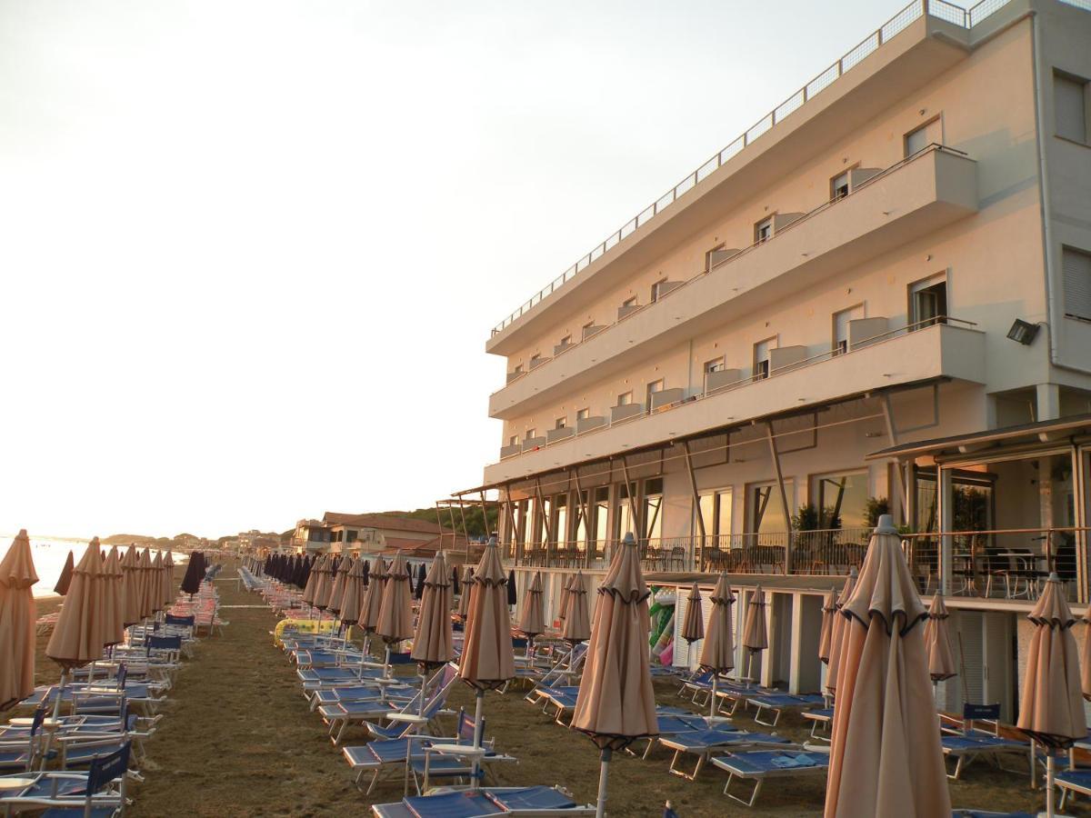 Hotel Parrini Follonica Kültér fotó